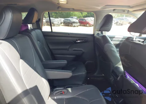 2020 Toyota Highlander Xle z USA, uszkodzony, nr VIN 5TDGZRBH9LS011673